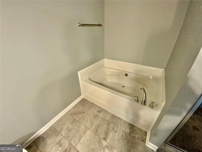 Building Photo - 294 Bass St SW