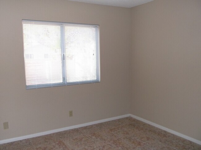 Building Photo - 7245 Great Oak Ave