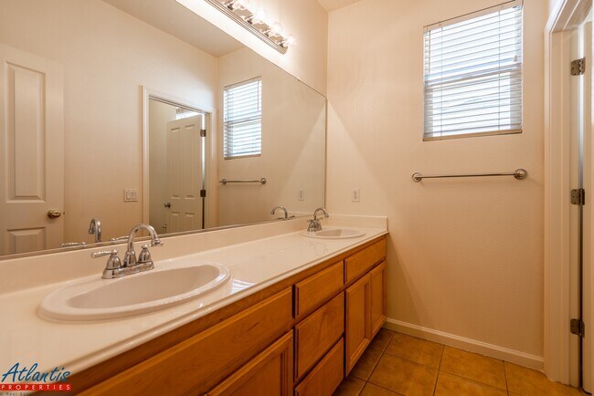 Building Photo - 3526 Casabella Ct