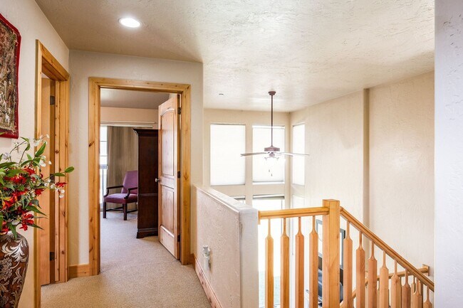 Building Photo - 6144 Fox Point Cir