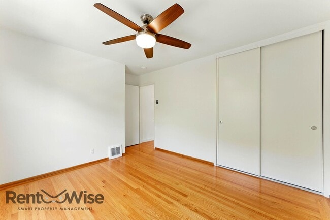 Building Photo - 61 Marview Way
