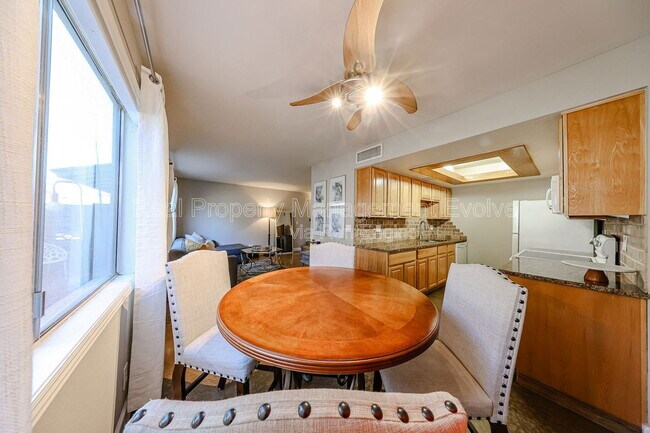 Building Photo - 8531 E Belleview St