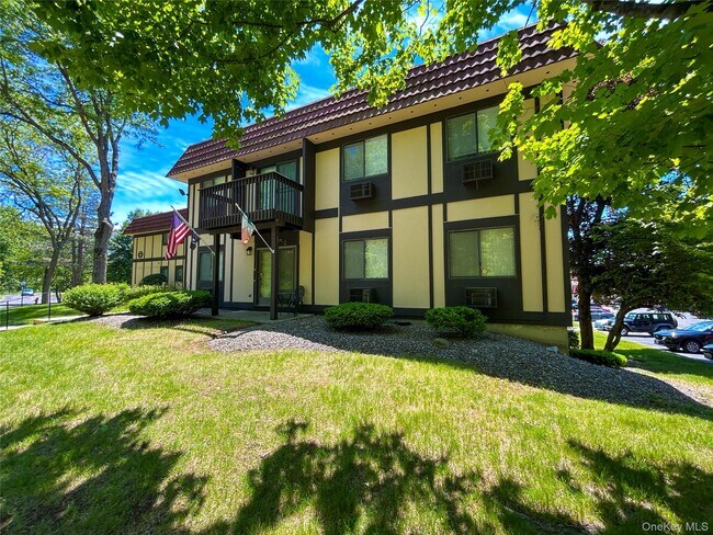 Building Photo - 5 Loudon Dr