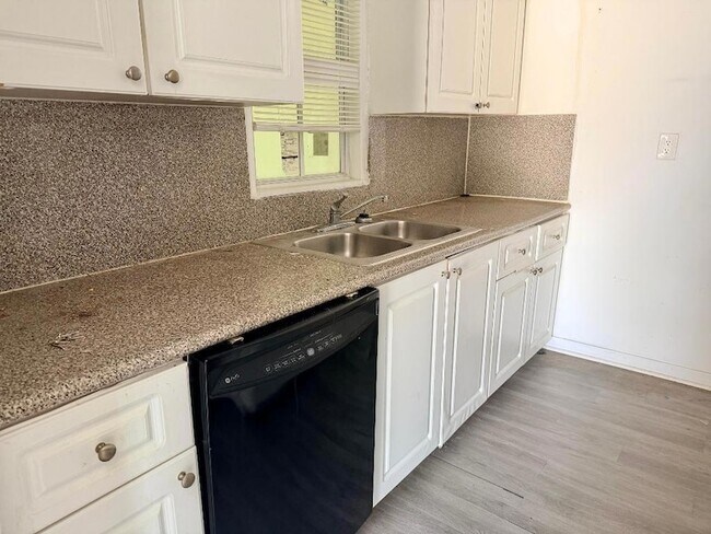 Building Photo - 312 Walton Blvd