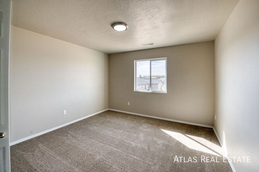 Building Photo - 17805 N Harpster Wy