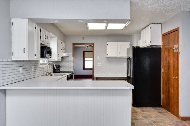 Building Photo - 2300 Avenue F