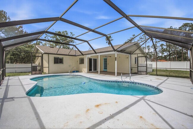 Building Photo - Amazing Pool Home!