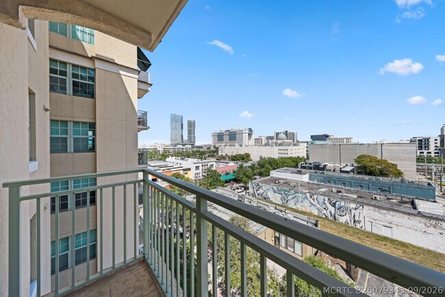 Building Photo - 610 Clematis St
