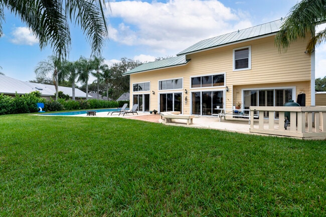 Building Photo - 10381 SE Jupiter Narrows Dr