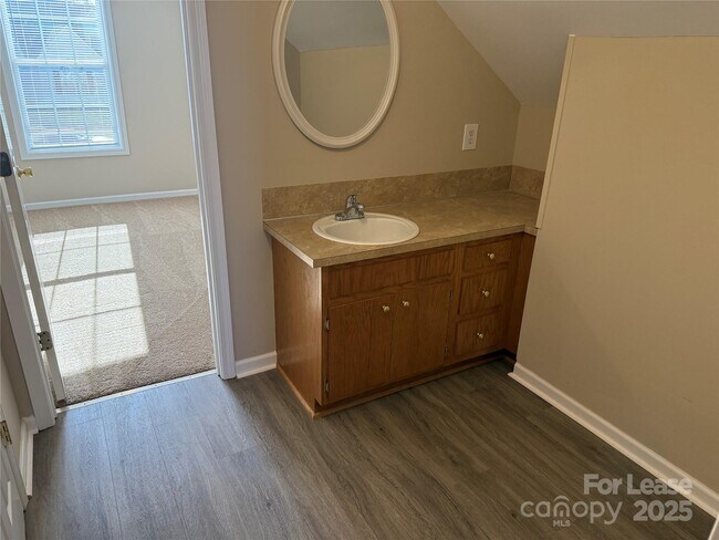 Building Photo - 918 Faye St