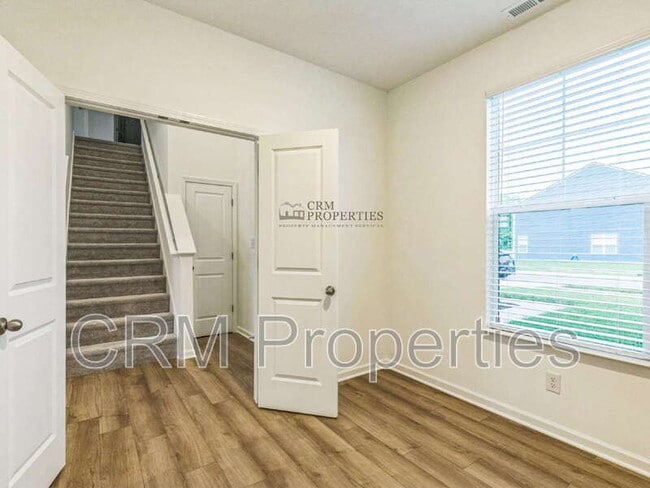 Building Photo - 3449 Briarwick Dr