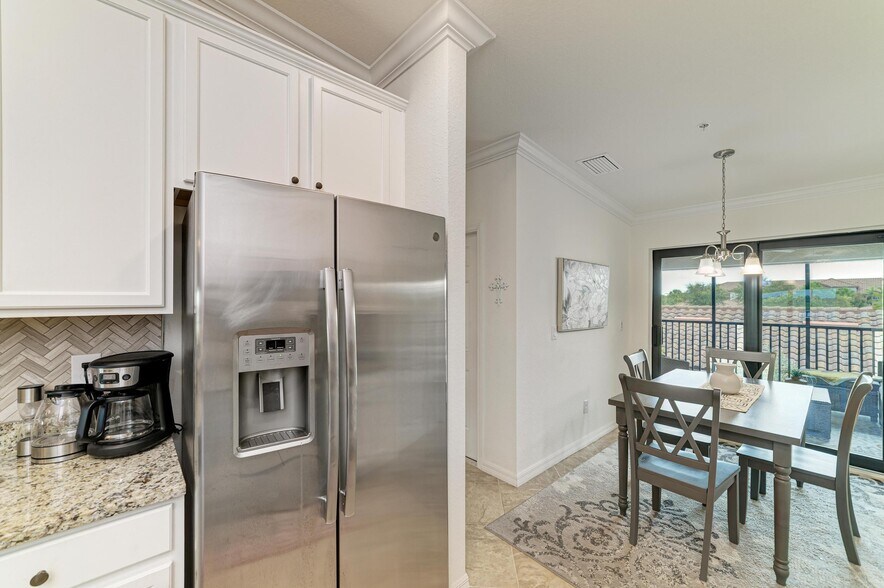 Building Photo - 5557 Palmer Cir