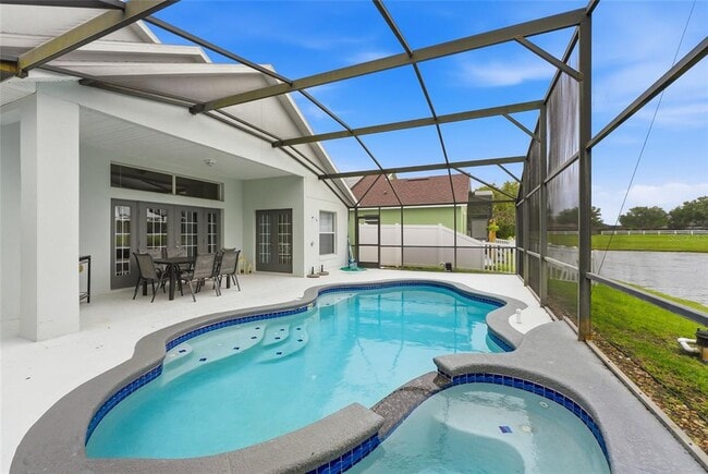 Building Photo - 748 Stonewyk Way