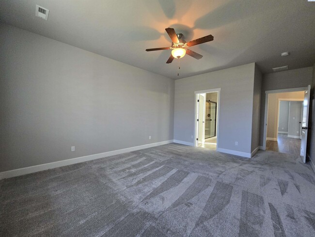Building Photo - 6 Month Rental in Apple Valley with Lawn C...