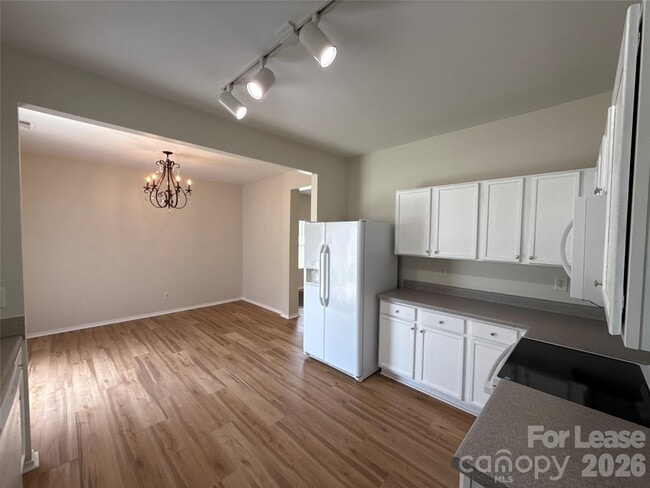 Building Photo - 9402 Darwick St