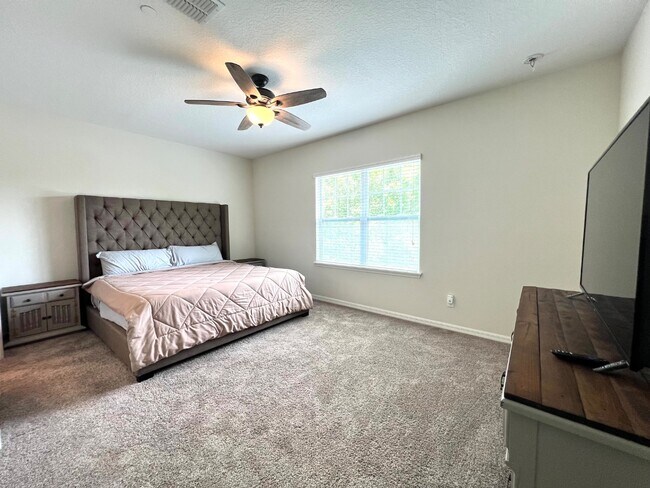Building Photo - 1043 Taramundi Dr
