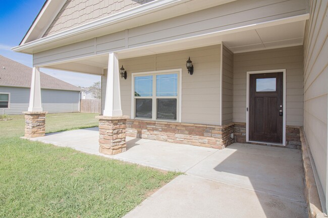 Building Photo - 6 Eagle Nest Dr