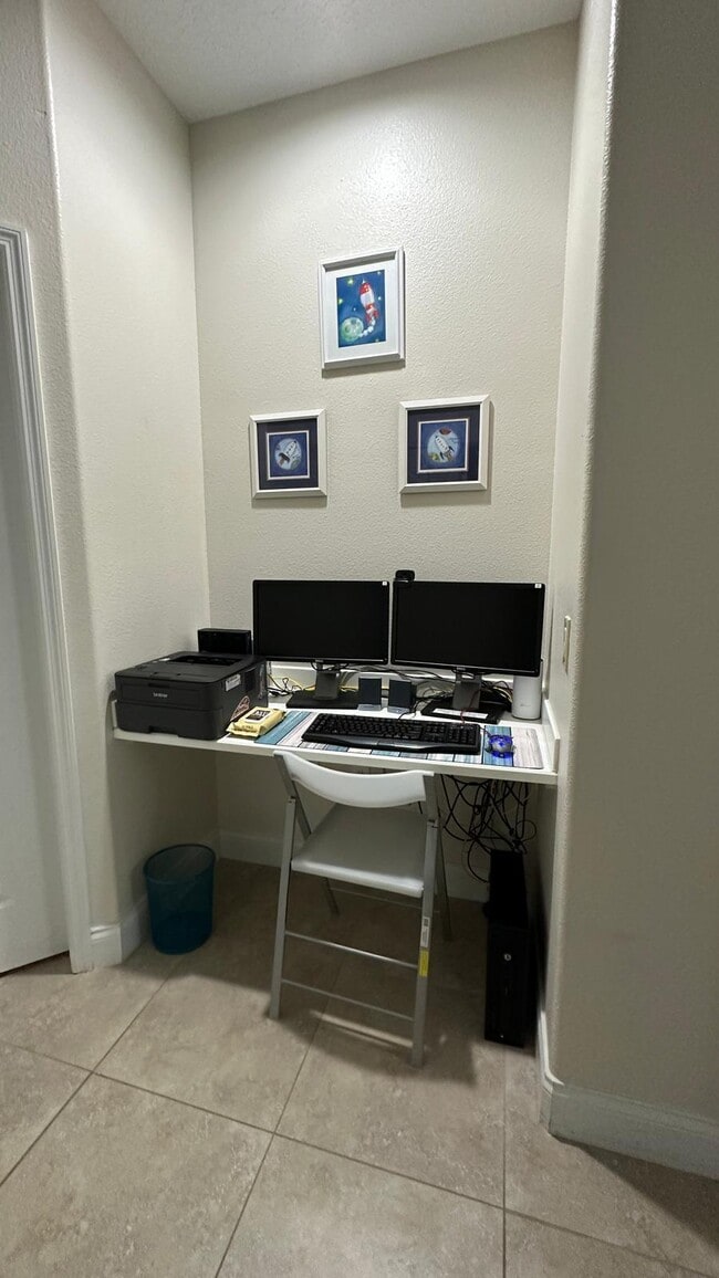 Building Photo - 412 Waterside Cir