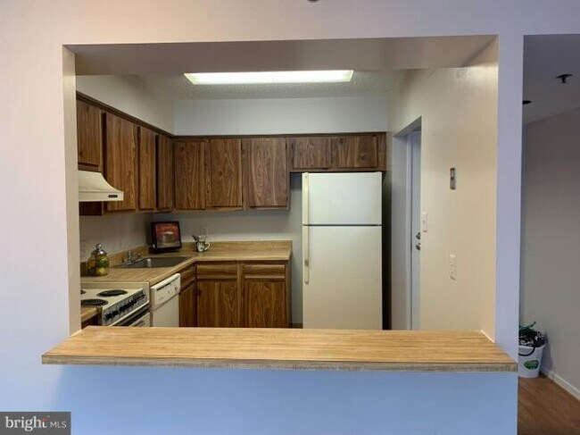 Building Photo - 2921 N Leisure World Blvd