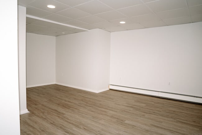 Building Photo - 15 Great Oak Ln