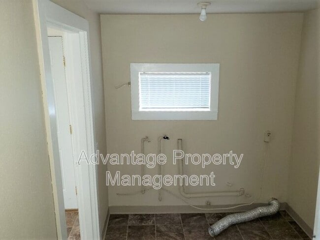 Building Photo - 1175 D St