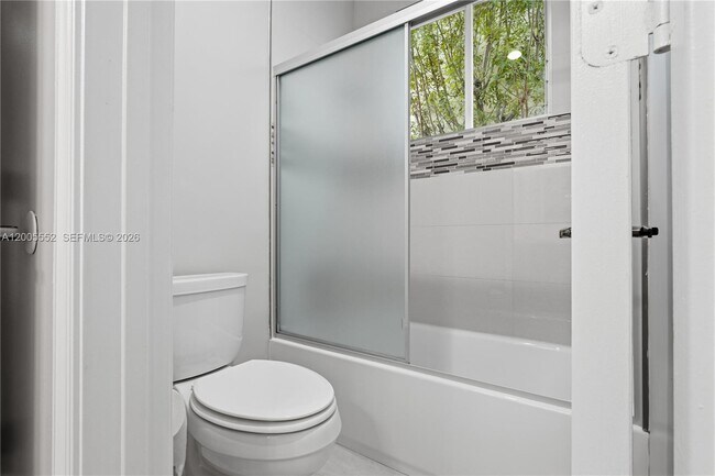 Building Photo - 849 Crestview Cir