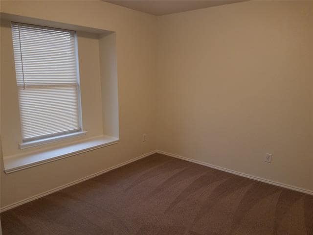 Building Photo - 305 Foreston Dr