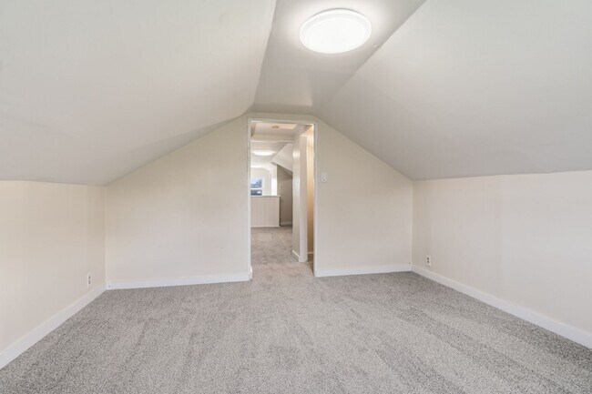 Building Photo - Unbeatable 4 bedroom in Penn Hills available now!
