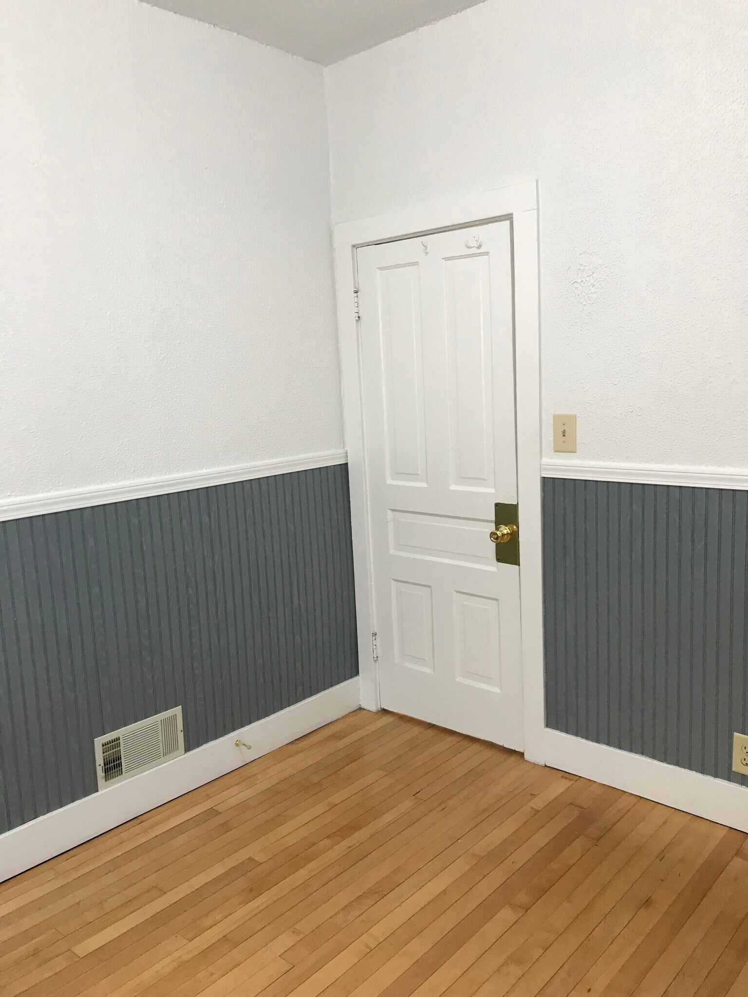 Building Photo - 529 N 4th St