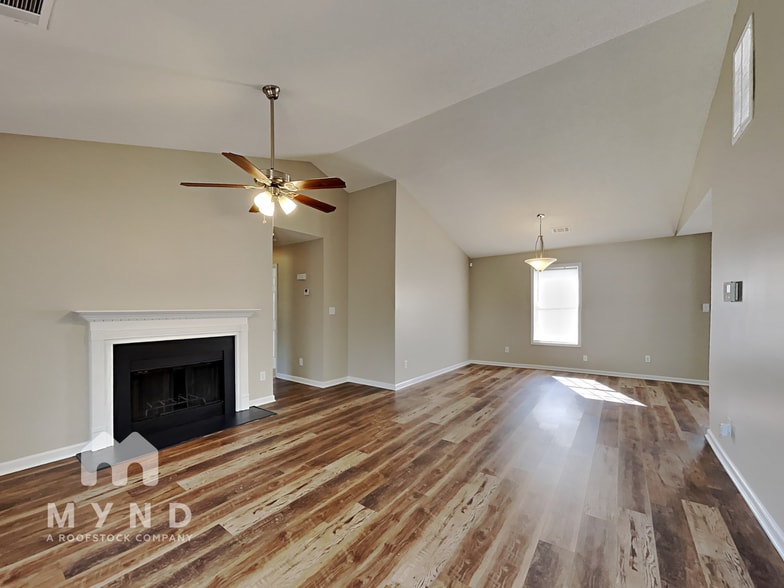 Building Photo - 89 Connie Dr