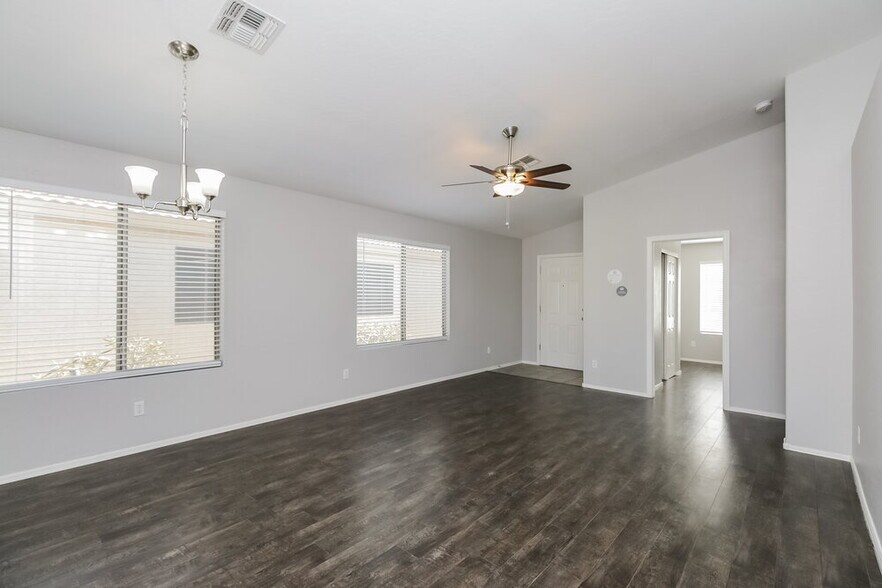 Building Photo - 13748 W Keim Dr