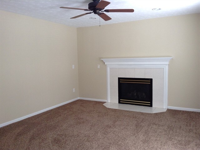 Building Photo - 943 Evergreen Park Ln