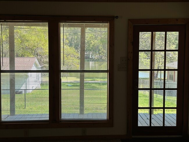 Building Photo - 1453 Chapparal Rd