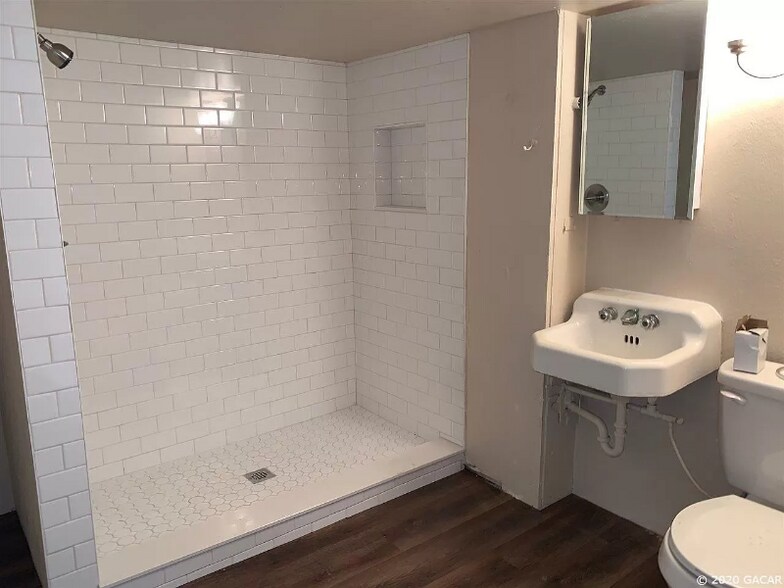 Building Photo - 929 SW 13th St