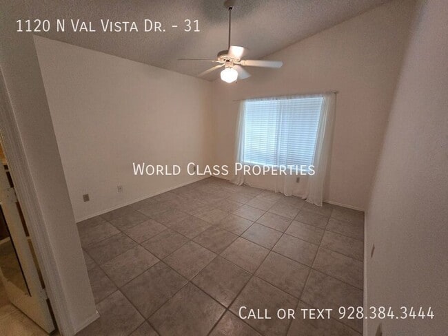 Building Photo - 1120 N Val Vista Dr