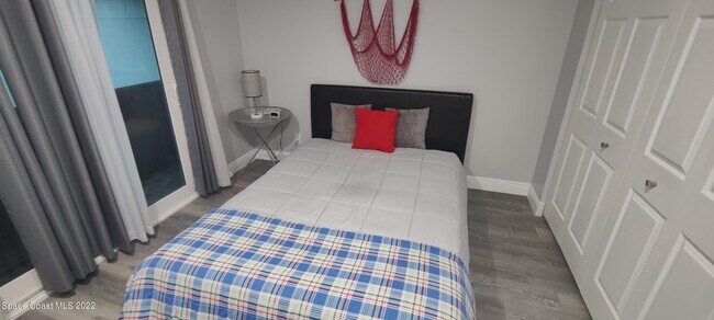 Building Photo - 100 Coral Way E