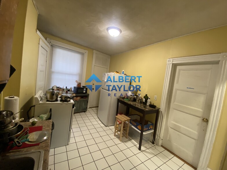 Primary Photo - 13 Perry St