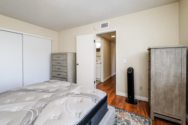 Building Photo - 22836 Hilton Head Dr