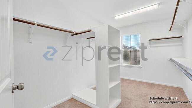 Building Photo - 1933 Howth Ave