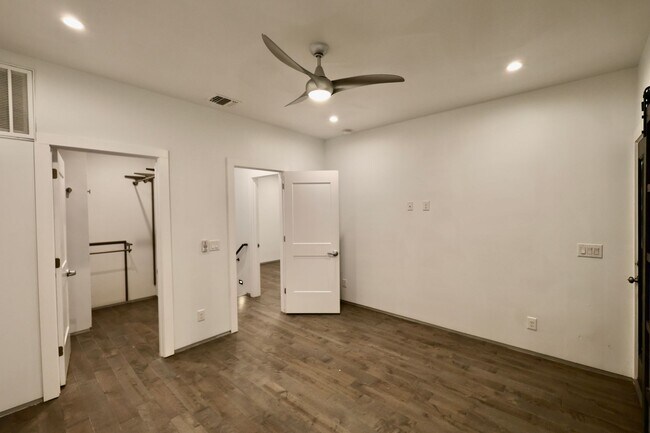 Building Photo - 902 Montana St