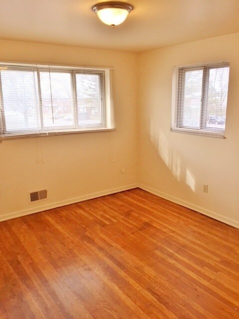 Building Photo - 1176A Sanborn Place