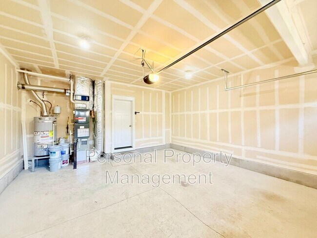 Building Photo - 3326 NW 47th Dr