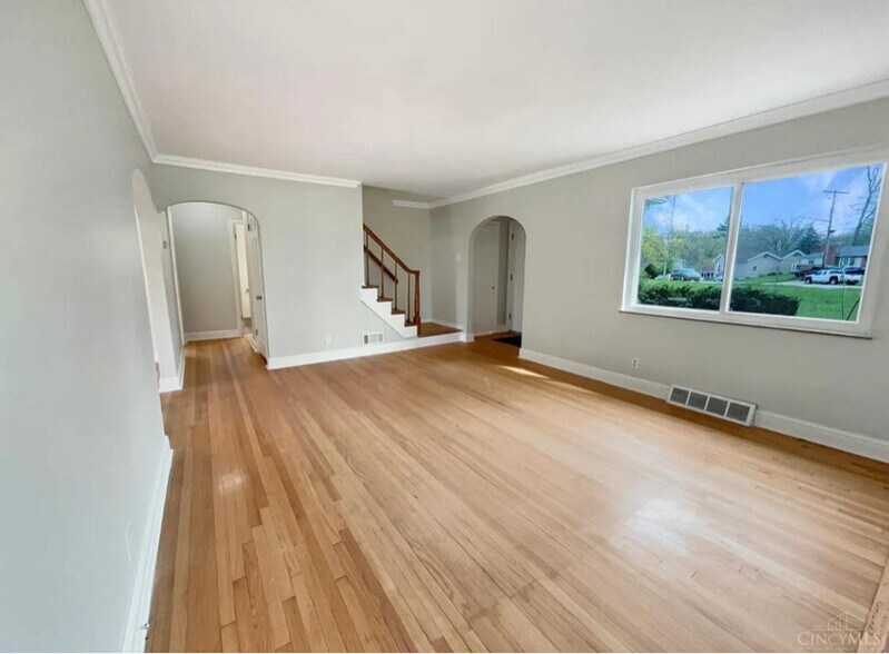 Building Photo - 7046 Beechmont Ave