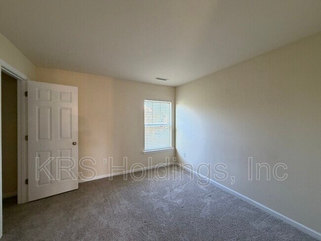 Building Photo - 13 Hampshire Glen Pkwy