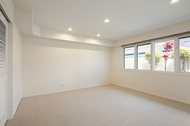 Building Photo - 4639 Waipahee Pl