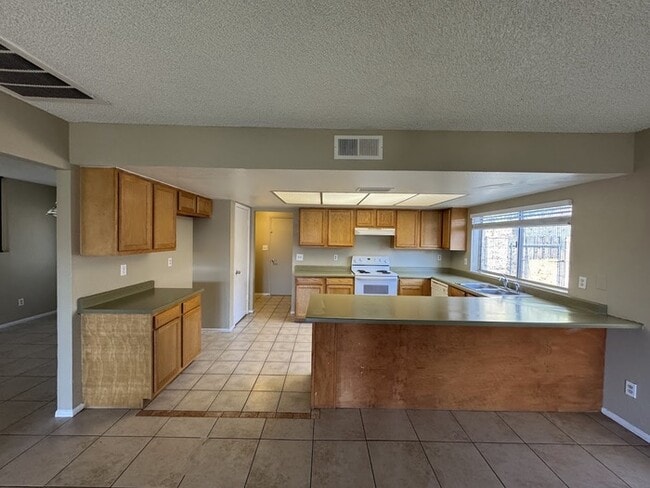 Building Photo - 5339 W Yucca St