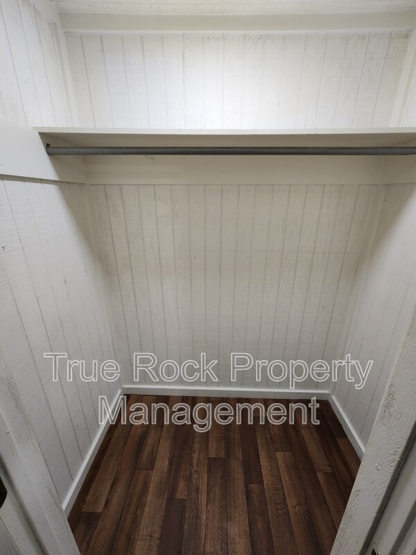Building Photo - 104 Osage St