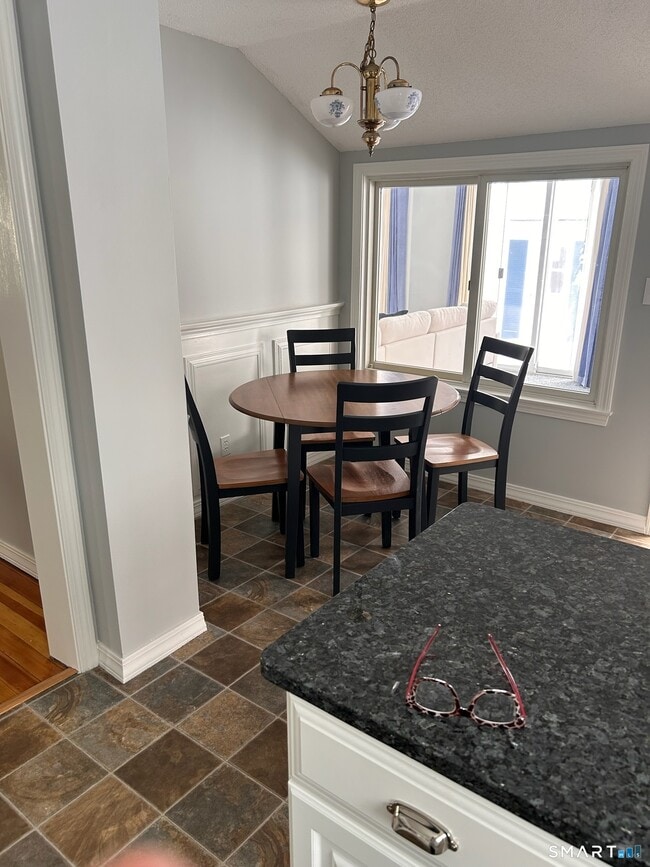 Building Photo - 22 Indianola Rd