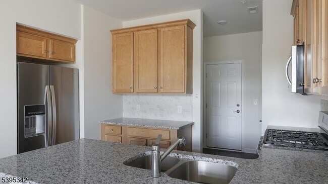 Building Photo - 95 Robeson St