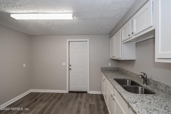 Building Photo - 5316 Arrowsmith Rd